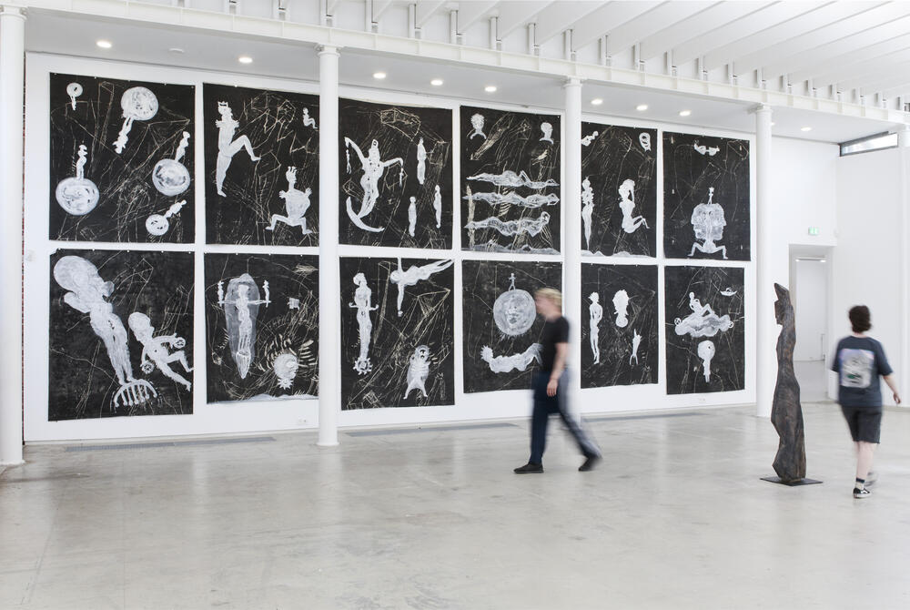 Bild von der Seite „PASSING SNOW – Skulpturen und Zeichnungen“ (Foto: Herve Maillet)
