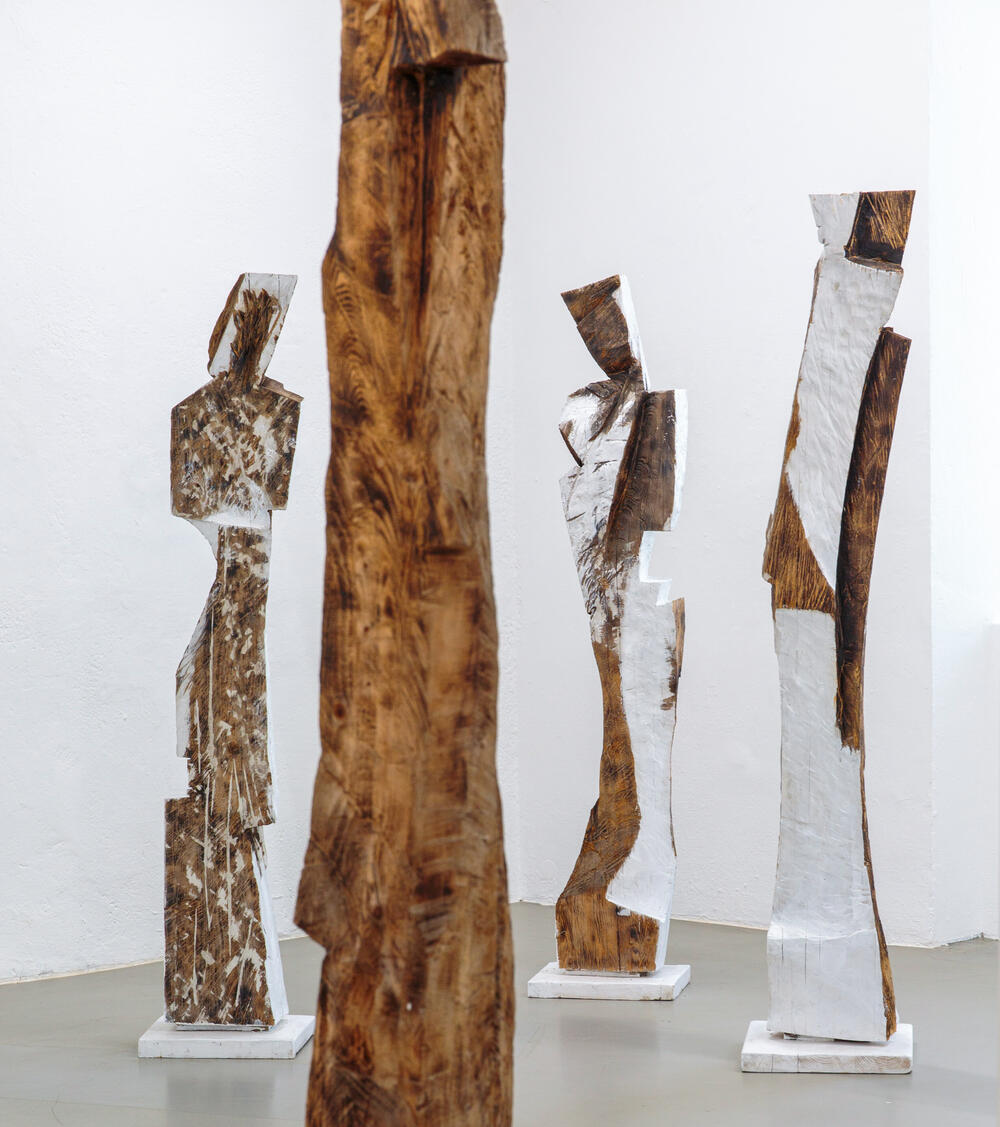 Bild von der Seite „PASSING SNOW – Skulpturen und Zeichnungen“ (Foto: Herve Maillet)