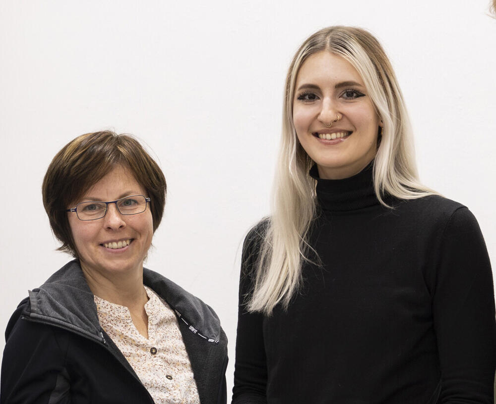 Bild von der Seite „Performance: Viktoria Kurnicki – Emese Kazár BIG SISTER“ (Foto: COSIMA HANEBECK FOTOETAGE)